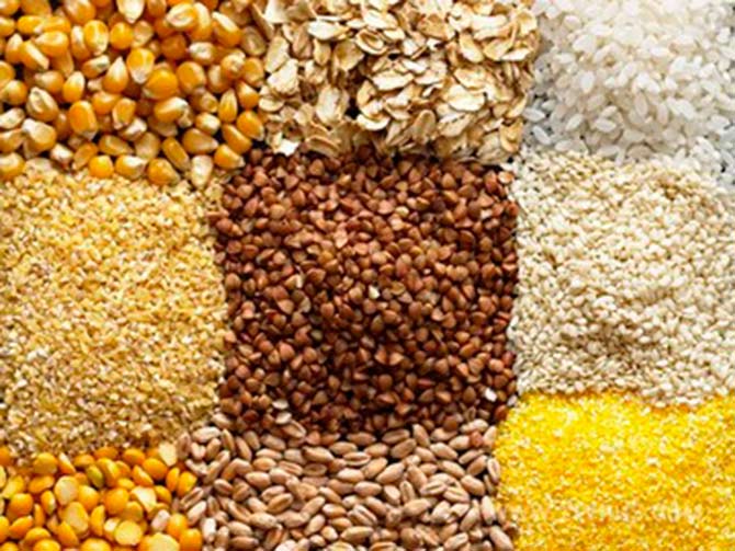 Все продукты из пшеницы, пшеничные отруби;  Кукурузные отруби;  Орехи и семечки