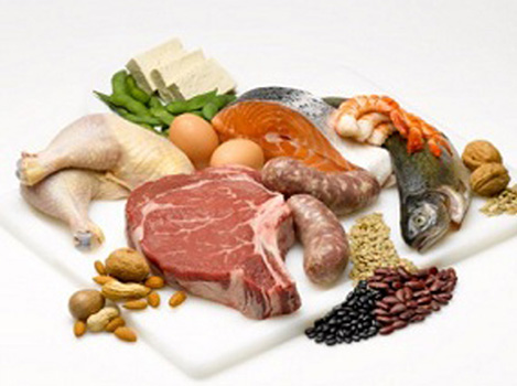 Ежедневно нужно употреблять две-три порции мяса, птицы, рыбы, сушеных бобов, яиц или орехов.