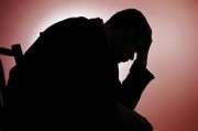 Изменения настроения, депрессии и суицидальные риски в процессе лечения изотретиноином Изменения настроения, депрессии и суицидальные риски в процессе лечения изотретиноином