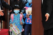 Маленькая жительница Пекина стала первой пациенткой, излеченной от H7N9 Маленькая жительница Пекина стала первой пациенткой, излеченной от H7N9