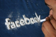 Ученые поместили Facebook в перечень вредных привычек Ученые поместили Facebook в перечень вредных привычек